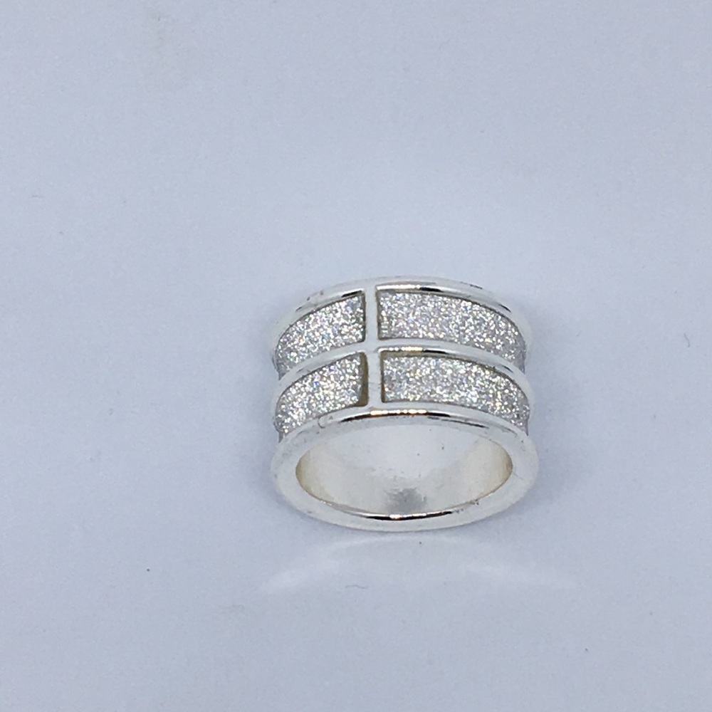 Avon Ring - Picture 2 of 5